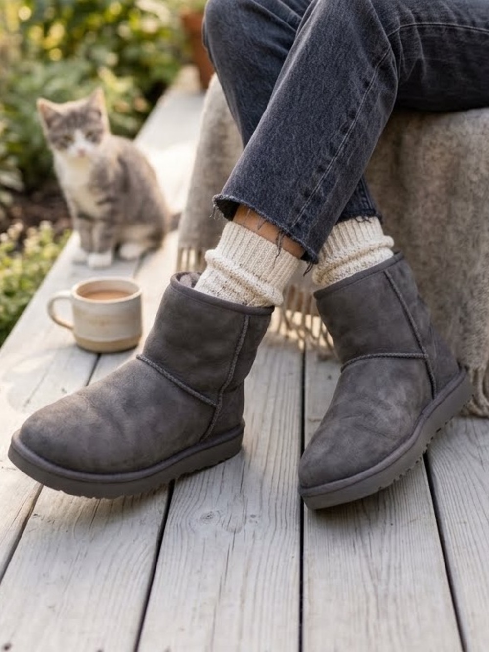 UGG Classic Short II Boots Grey Suede Shearling Winter Ankle Boot Size 9